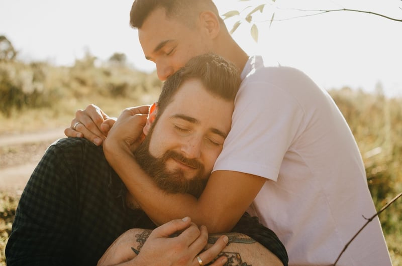 Was ist homosexuell? Bedeutung, Herkunft und Fakten einfach erklärt